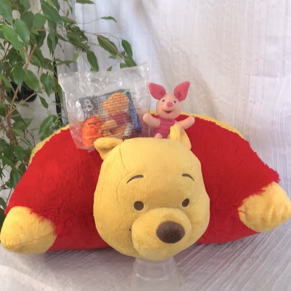 DISNEY Winnie the Pooh XL Pillow Pets travel pillow, Piglet & McDonalds toy